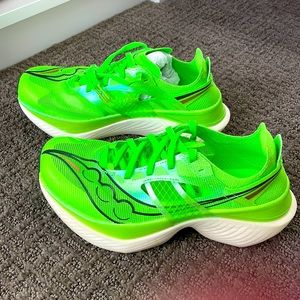 BRAND NEW *** Saucony ENDORPHIN elite women’s size 6